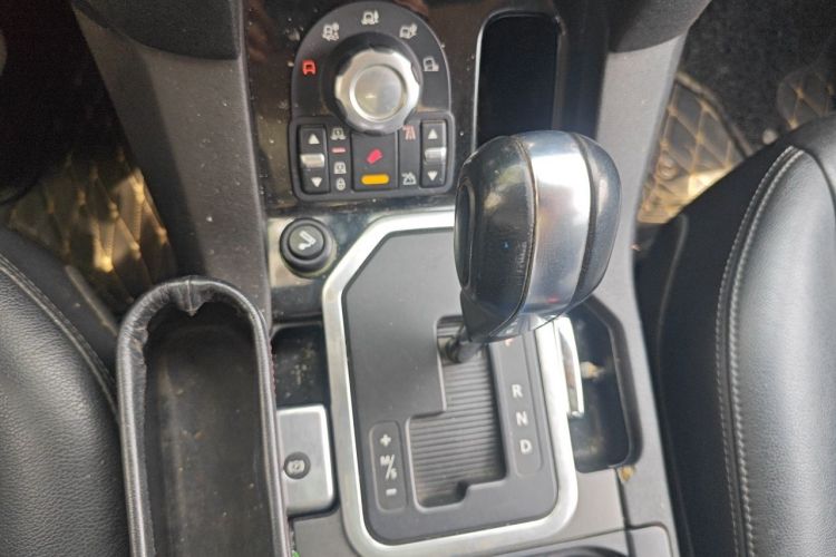 Used Land Rover Discovery 2012 3.0 SDV6 HSE Diesel Version Gear Lever