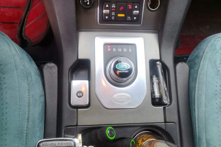 Used Land Rover Discovery 2012 3.0 SDV6 HSE Diesel Version Gear Lever