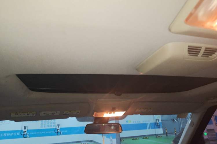 Used Land Rover Discovery 2012 3.0 SDV6 HSE Diesel Version Headliner