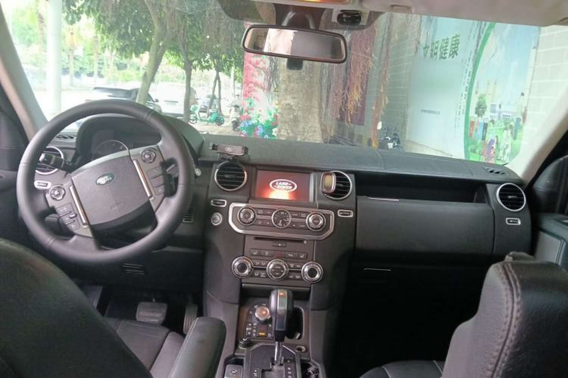 Used Land Rover Discovery 2012 5.0 V8 HSE Headliner