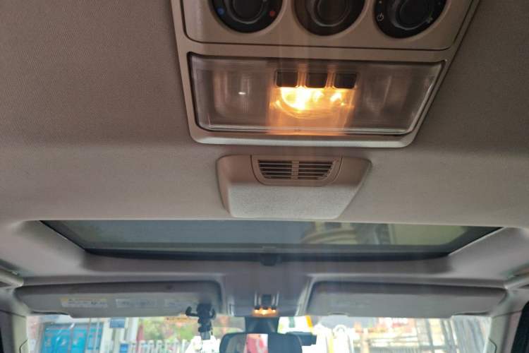 Used Land Rover Discovery 2012 3.0 SDV6 HSE Diesel Version Headliner