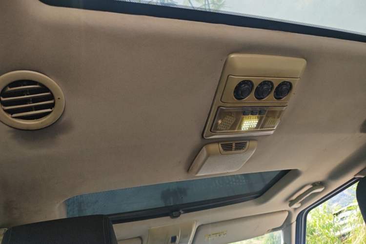 Used Land Rover Discovery 2012 3.0 SDV6 HSE Diesel Version Headliner