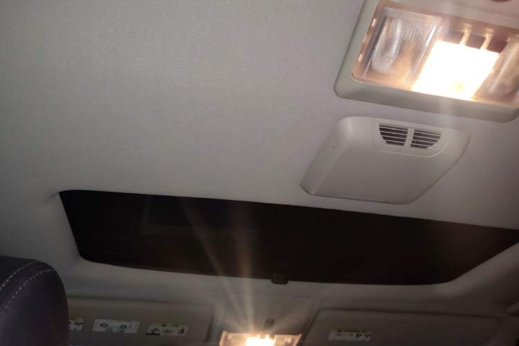 Used Land Rover Discovery 2012 3.0 SDV6 HSE Diesel Version Headliner