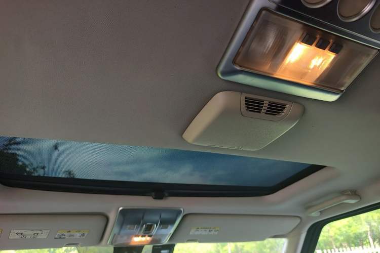 Used Land Rover Discovery 2012 5.0 V8 HSE Headliner