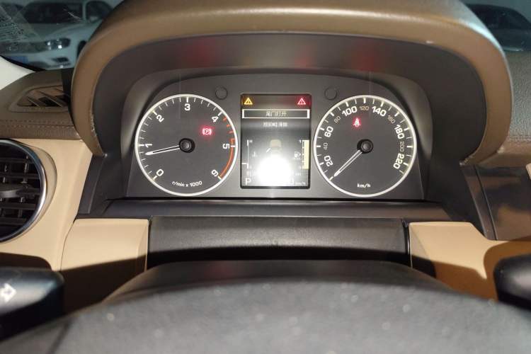 Used Land Rover Discovery 2012 3.0 SDV6 HSE Diesel Version Instrument Cluster