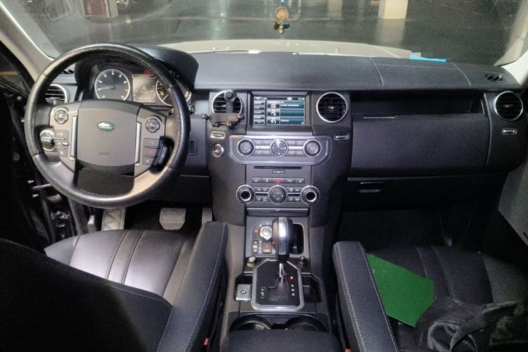 Used Land Rover Discovery 2012 5.0 V8 HSE Interior 2