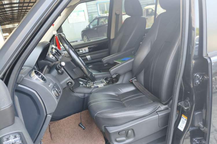 Used Land Rover Discovery 2012 5.0 V8 SE Left Front Seat