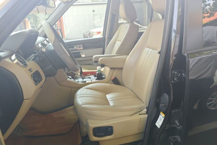 Used Land Rover Discovery 2012 5.0 V8 SE Left Front Seat
