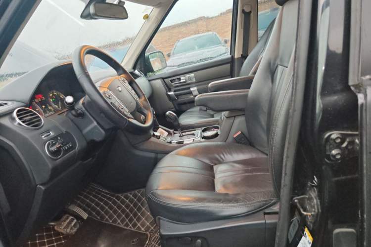 Used Land Rover Discovery 2012 3.0 SDV6 HSE Diesel Version Left Front Seat