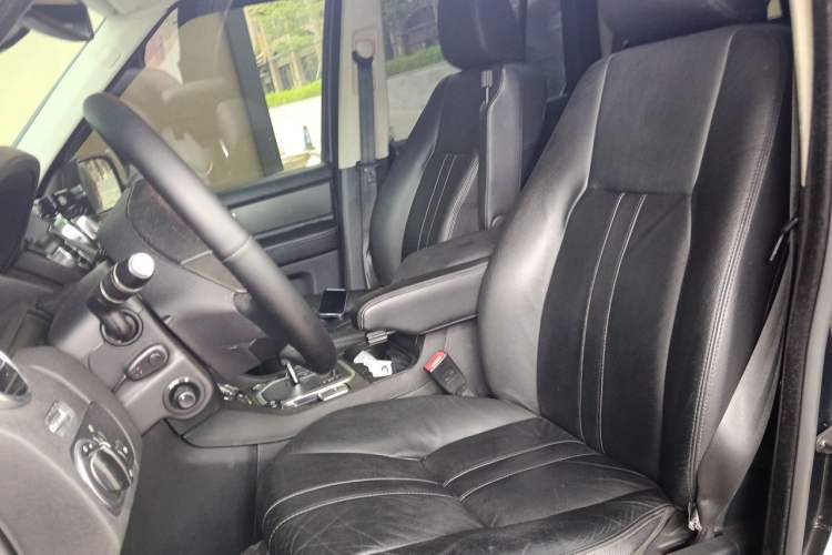Used Land Rover Discovery 2012 5.0 V8 HSE Left Front Seat