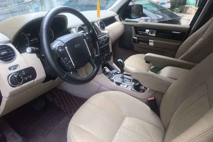 Used Land Rover Discovery 2012 3.0 SDV6 HSE Diesel Version Left Front Seat