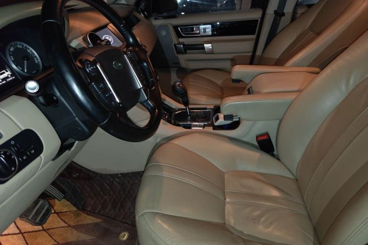 Used Land Rover Discovery 2012 5.0 V8 SE Left Front Seat
