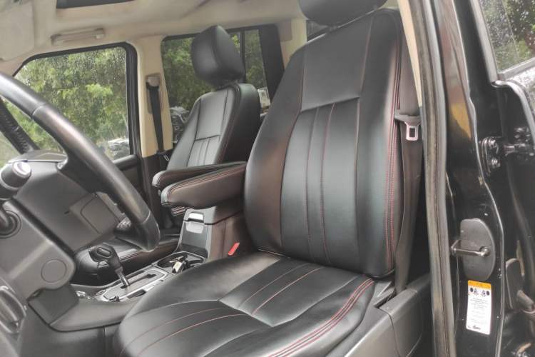 Used Land Rover Discovery 2012 3.0 SDV6 HSE Diesel Version Left Front Seat