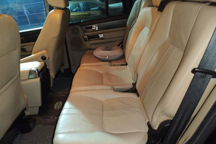 Used Land Rover Discovery 2012 3.0 SDV6 HSE Diesel Version Left Rear Seat