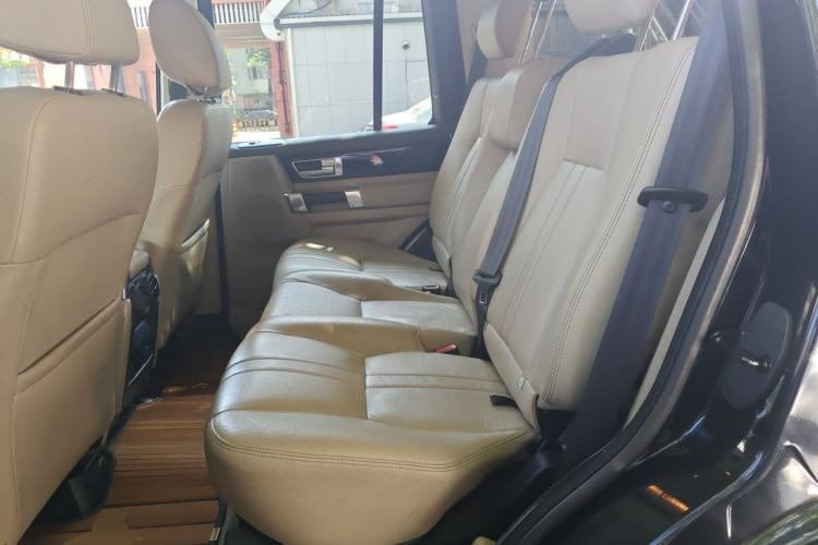 Used Land Rover Discovery 2012 5.0 V8 SE Left Rear Seat