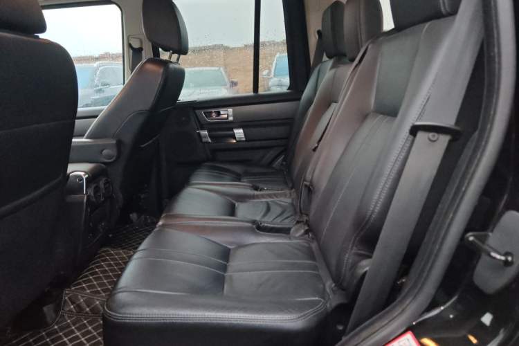 Used Land Rover Discovery 2012 3.0 SDV6 HSE Diesel Version Left Rear Seat