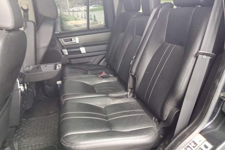 Used Land Rover Discovery 2012 5.0 V8 HSE Left Rear Seat