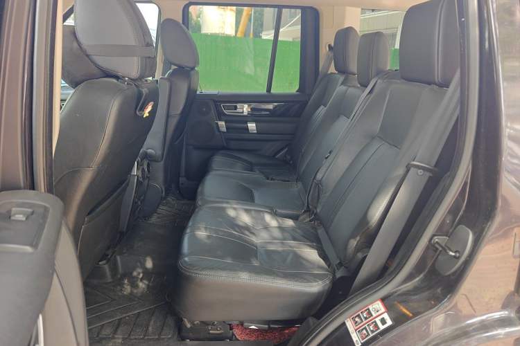 Used Land Rover Discovery 2012 3.0 SDV6 HSE Diesel Version Left Rear Seat