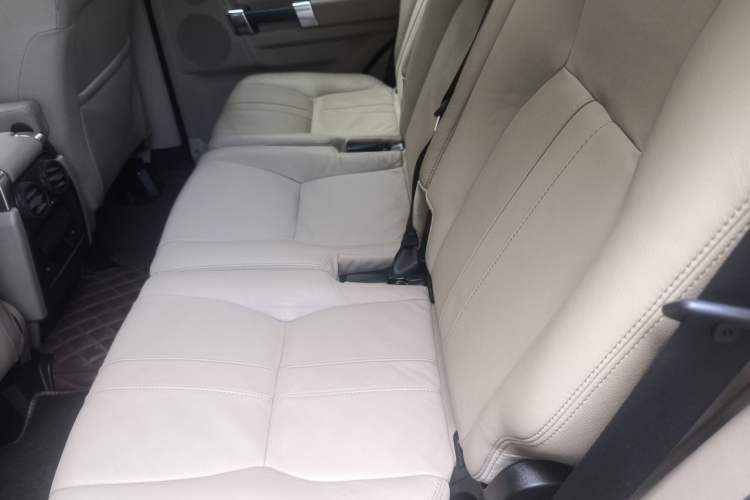 Used Land Rover Discovery 2012 3.0 SDV6 HSE Diesel Version Left Rear Seat