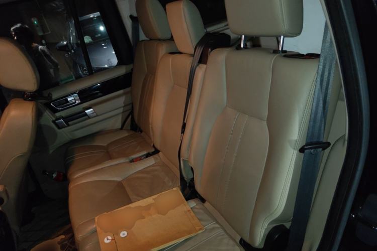 Used Land Rover Discovery 2012 5.0 V8 SE Left Rear Seat