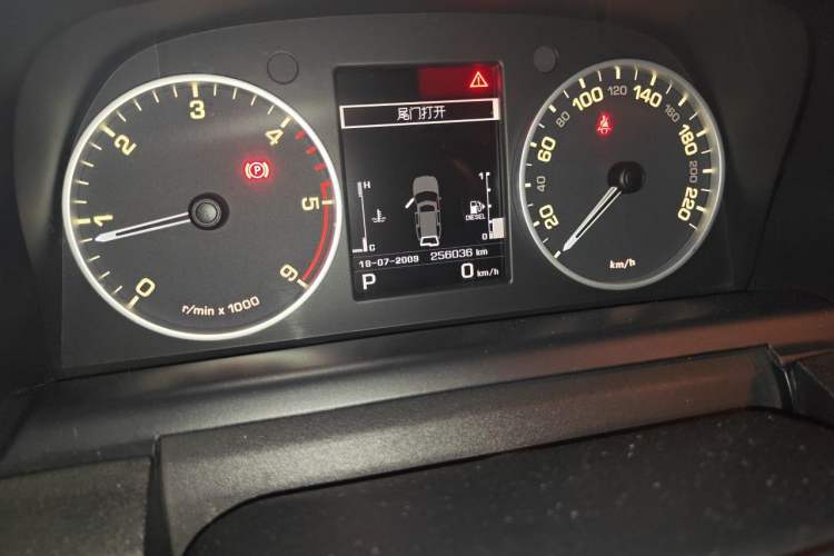 Used Land Rover Discovery 2012 3.0 SDV6 HSE Diesel Version Odometer Close Up