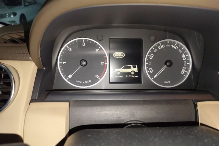 Used Land Rover Discovery 2012 3.0 SDV6 HSE Diesel Version Odometer Close Up