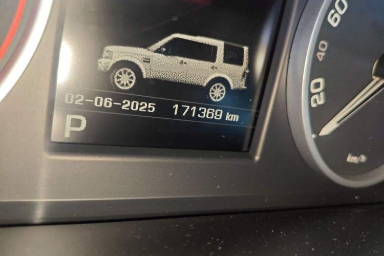 Used Land Rover Discovery 2012 3.0 SDV6 HSE Diesel Version Odometer Close Up