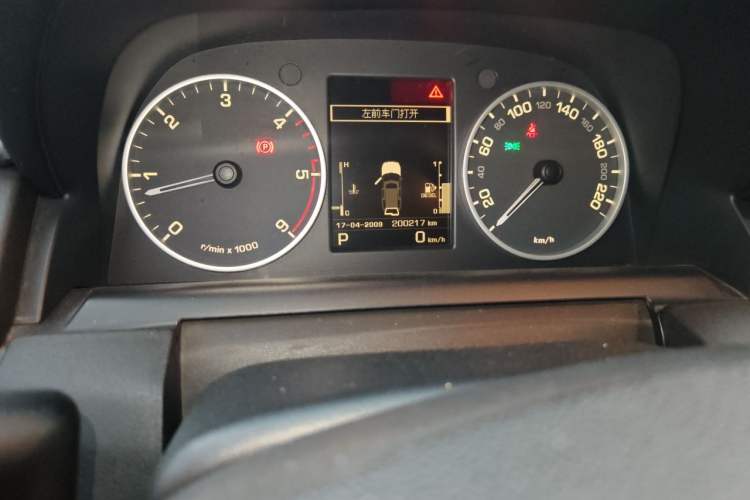 Used Land Rover Discovery 2012 3.0 SDV6 HSE Diesel Version Odometer Close Up