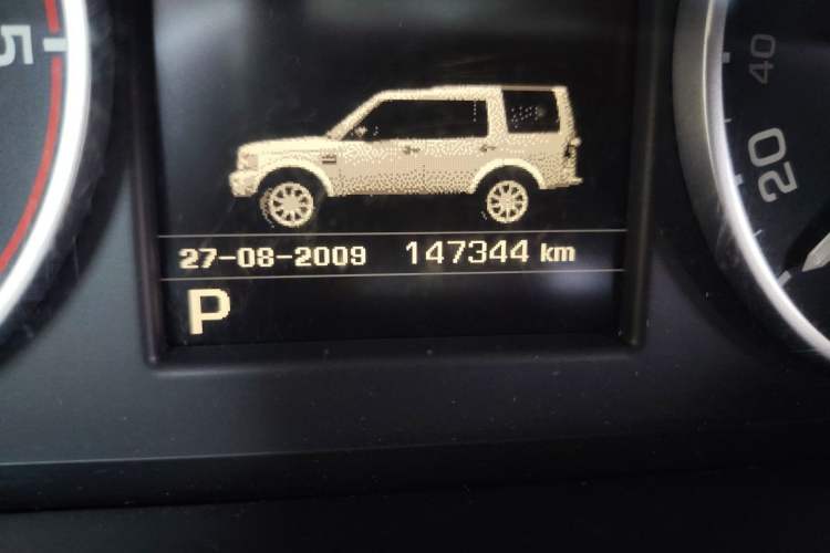 Used Land Rover Discovery 2012 3.0 SDV6 HSE Diesel Version Odometer Close Up