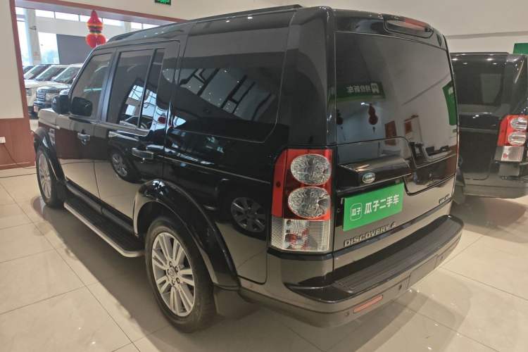 Used Land Rover Discovery 2012 5.0 V8 SE Rear Left 45 Deg