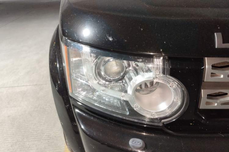 Used Land Rover Discovery 2012 3.0 SDV6 HSE Diesel Version Right Front Headlight