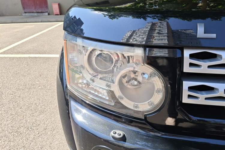Used Land Rover Discovery 2012 5.0 V8 SE Right Front Headlight