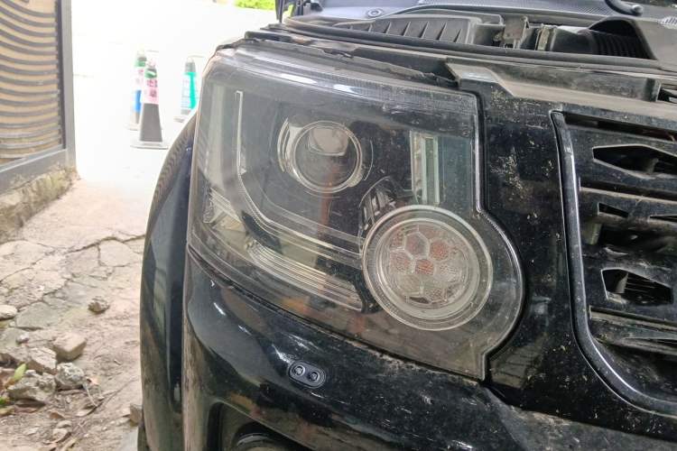 Used Land Rover Discovery 2012 5.0 V8 HSE Right Front Headlight