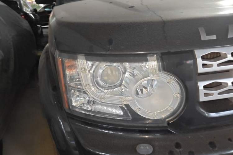 Used Land Rover Discovery 2012 3.0 SDV6 HSE Diesel Version Right Front Headlight