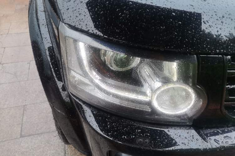 Used Land Rover Discovery 2012 3.0 SDV6 HSE Diesel Version Right Front Headlight