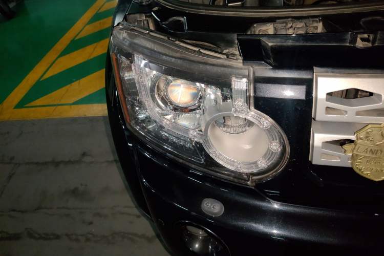 Used Land Rover Discovery 2012 3.0 SDV6 HSE Diesel Version Right Front Headlight