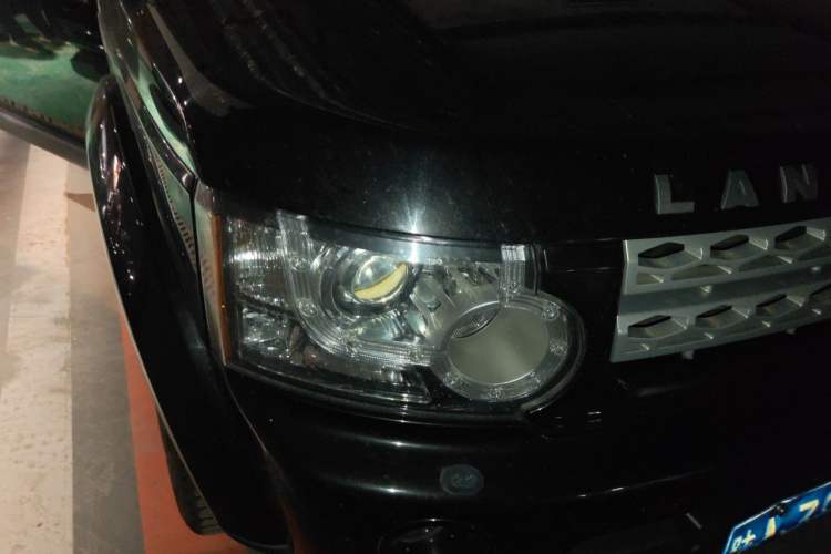 Used Land Rover Discovery 2012 5.0 V8 SE Right Front Headlight
