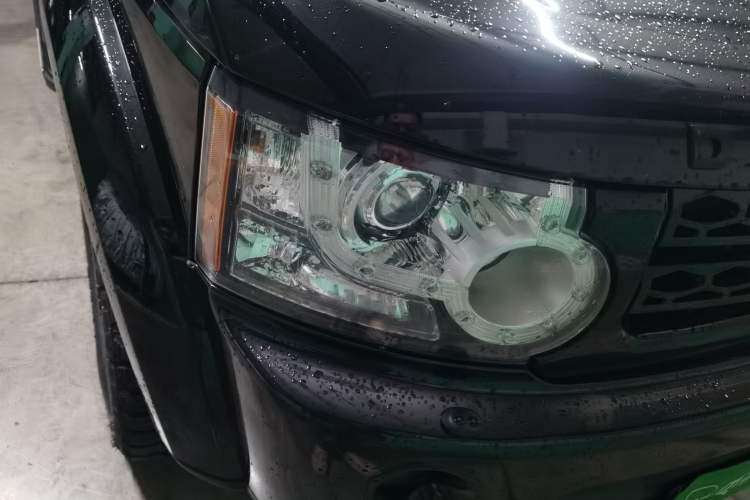 Used Land Rover Discovery 2012 3.0 SDV6 HSE Diesel Version Right Front Headlight
