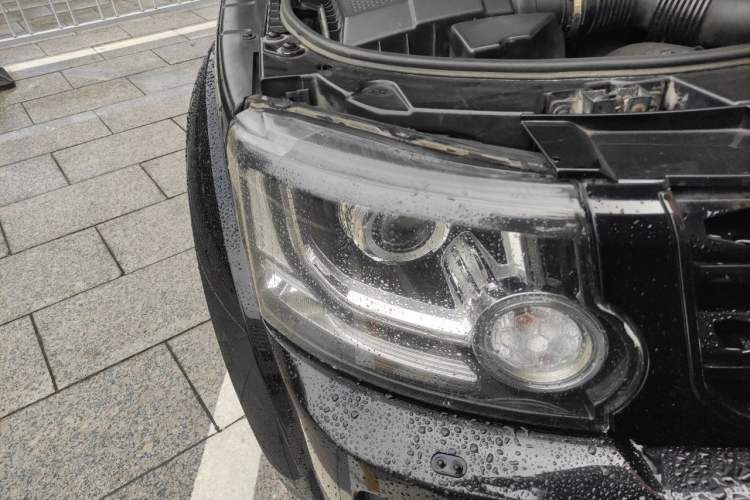 Used Land Rover Discovery 2012 3.0 SDV6 HSE Diesel Version Right Front Headlight