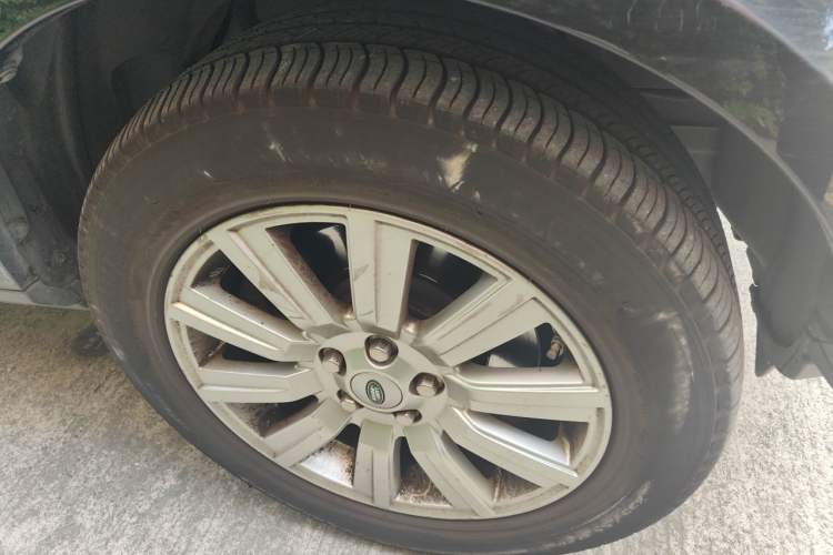 Used Land Rover Discovery 2012 5.0 V8 SE Right Front Wheel Hub