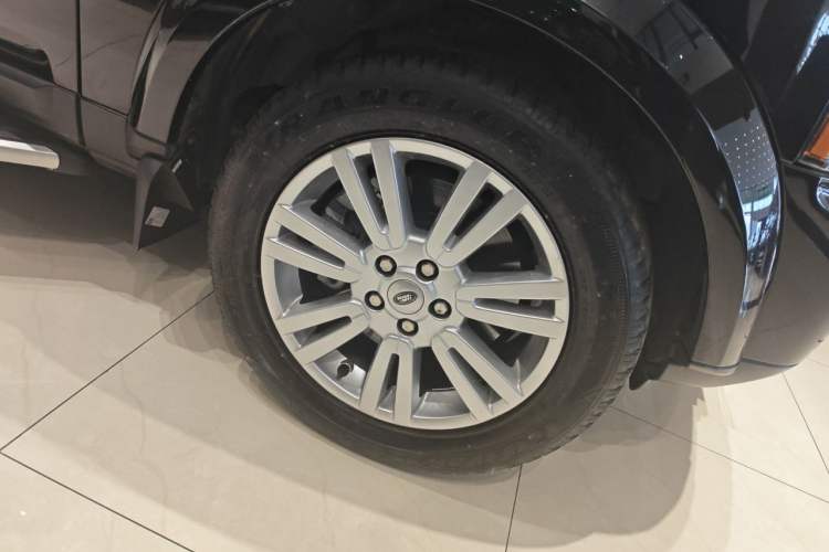 Used Land Rover Discovery 2012 5.0 V8 SE Right Front Wheel Hub