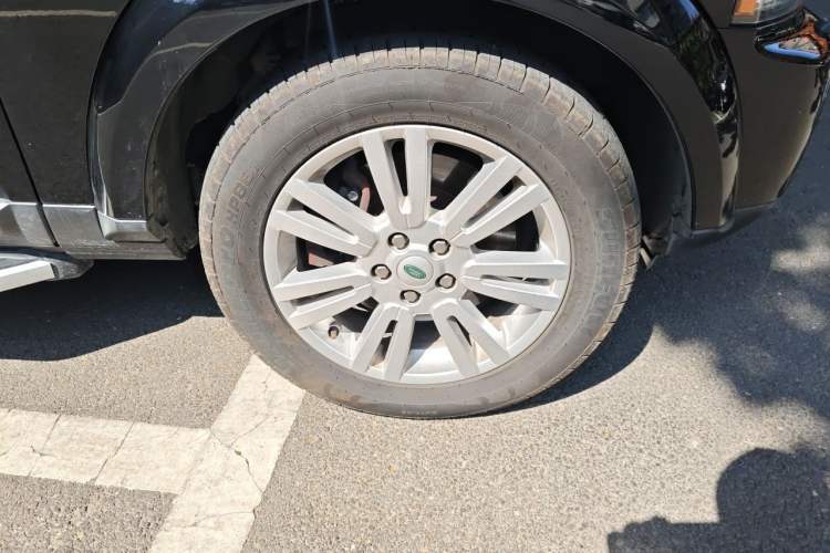 Used Land Rover Discovery 2012 5.0 V8 SE Right Front Wheel Hub