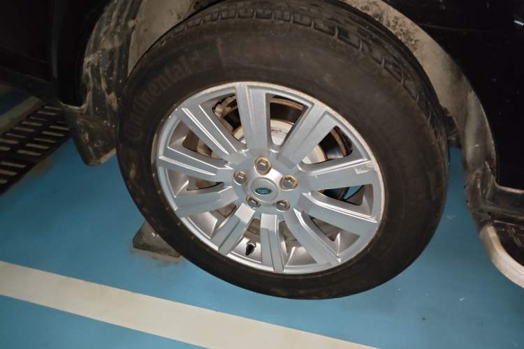Used Land Rover Discovery 2012 5.0 V8 HSE Right Front Wheel Hub