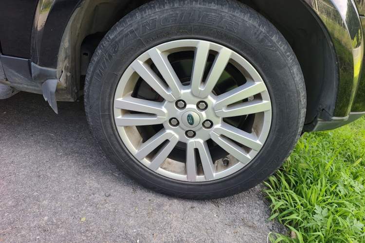 Used Land Rover Discovery 2012 5.0 V8 HSE Right Front Wheel Hub