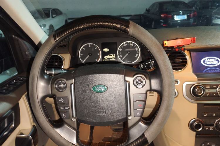 Used Land Rover Discovery 2012 3.0 SDV6 HSE Diesel Version Steering Wheel