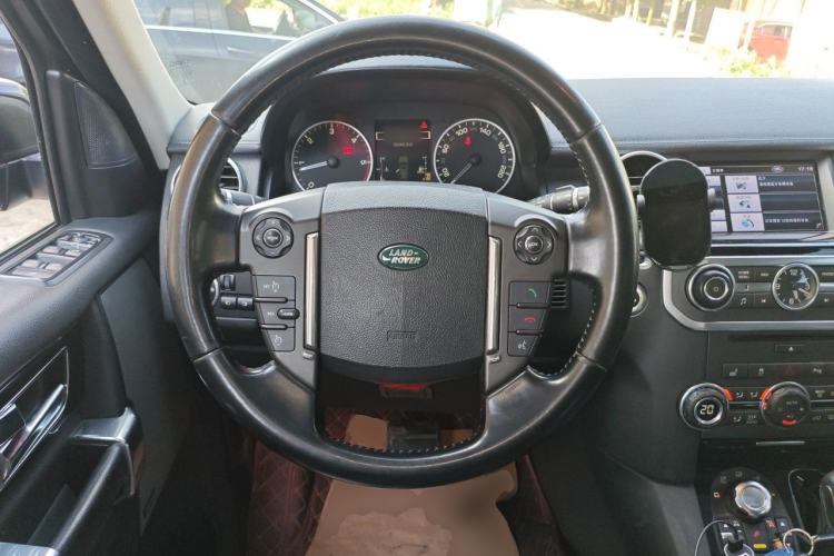 Used Land Rover Discovery 2012 3.0 SDV6 HSE Diesel Version Steering Wheel