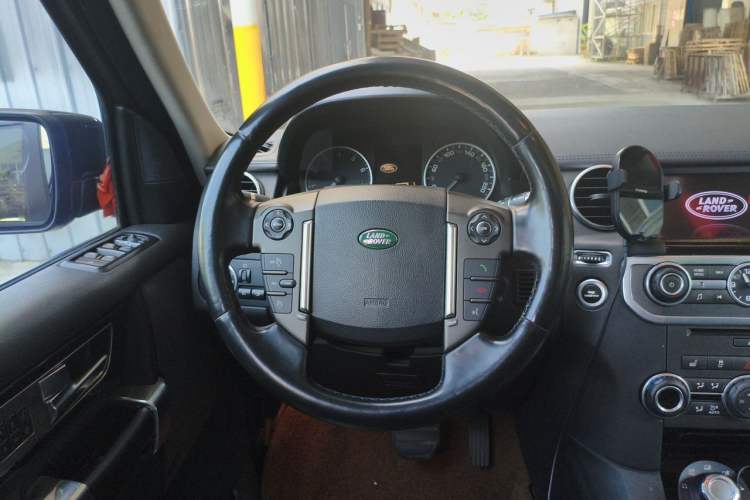 Used Land Rover Discovery 2012 5.0 V8 SE Steering Wheel