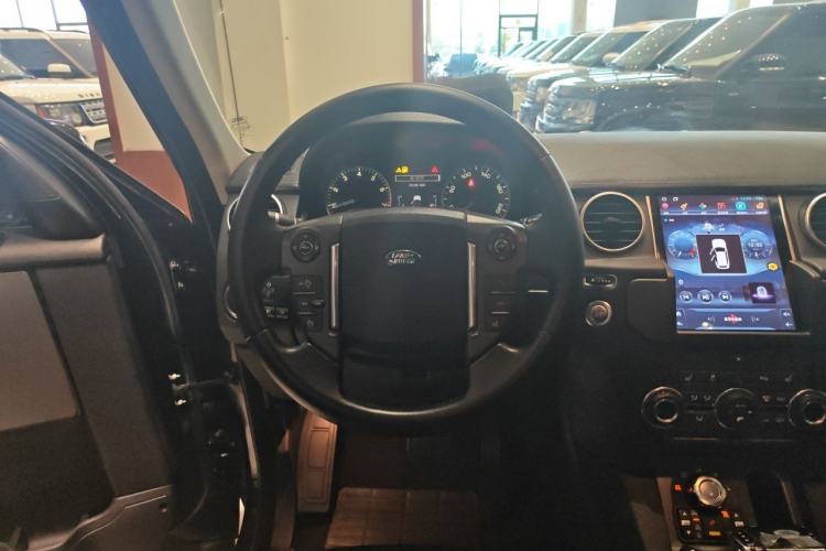 Used Land Rover Discovery 2012 5.0 V8 SE Steering Wheel