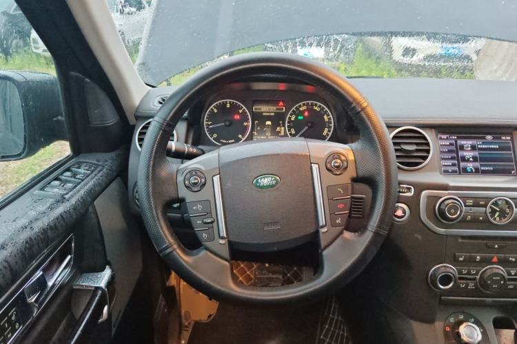 Used Land Rover Discovery 2012 3.0 SDV6 HSE Diesel Version Steering Wheel