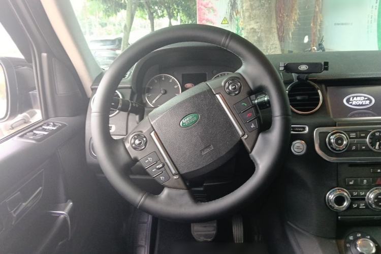 Used Land Rover Discovery 2012 5.0 V8 HSE Steering Wheel
